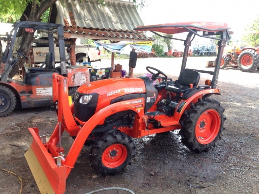 ขายB2440 สภาพเหมือนใหม่ใช่งานมา28ชั่วโมง ขายB2440 สภาพเหมือนใหม่ใช่งานมา28ชั่วโมง