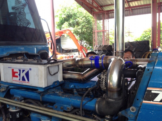 ขายฟอร์ด7810 สองเพลา พร้อมใช้ลุยงานหนัก ขายฟอร์ด7810 สองเพลา พร้อมใช้ลุยงานหนัก