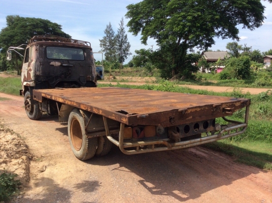 ISUZU 6ล้อ JCM ยาง900 (เครื่อง160แรง) เครื่องดี เกียร์ดี ขับดี ครัทซีสวยใหญ่ตลอด ยาว 5.2 ม. (รถขับได้ใช้งานอยู่) ขาย 240,000 บาท (ศุภากร 081-4252943)