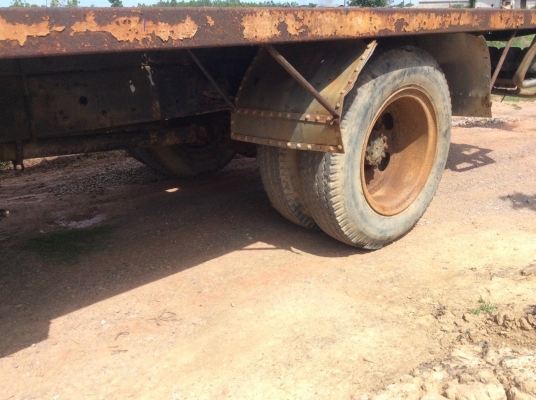 ISUZU 6ล้อ JCM ยาง900 (เครื่อง160แรง) เครื่องดี เกียร์ดี ขับดี ครัทซีสวยใหญ่ตลอด ยาว 5.2 ม. (รถขับได้ใช้งานอยู่) ขาย 240,000 บาท (ศุภากร 081-4252943)