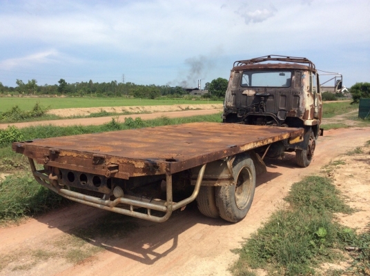 ISUZU 6ล้อ JCM ยาง900 (เครื่อง160แรง) เครื่องดี เกียร์ดี ขับดี ครัทซีสวยใหญ่ตลอด ยาว 5.2 ม. (รถขับได้ใช้งานอยู่) ขาย 240,000 บาท (ศุภากร 081-4252943)