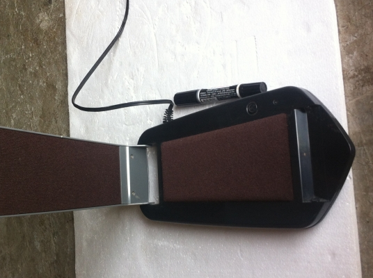 เครื่องรีดทับเนคไทแบบพักพา ZOJIRUSHI จากญี่ปุ่นใช้ไฟบ้านเราได้