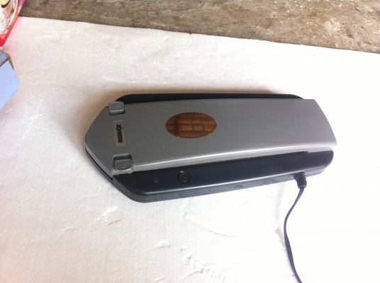 เครื่องรีดทับเนคไทแบบพักพา ZOJIRUSHI จากญี่ปุ่นใช้ไฟบ้านเราได้