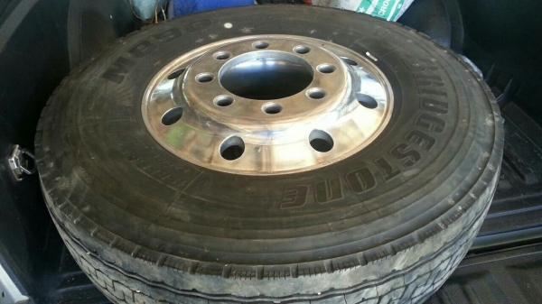 ขายล้อ อลูมิเนียม พร้อมยางปัดเงาแล้ว