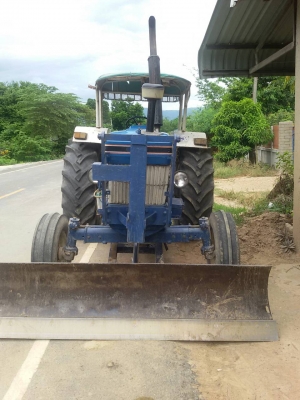 ขาย Ford 6600 เสื้อลาย ราคาถูก