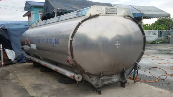 -ขายถังน้ำมันปีเนียม16,000ลิตร.สภาพสวยจัดพร้อมใช้ครับราคา-195,000 -ขายถังน้ำมันปีเนียม16,000ลิตร.สภาพสวยจัดพร้อมใช้ครับราคา-195,000