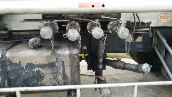 -ขายถังน้ำมันปีเนียม16,000ลิตร.สภาพสวยจัดพร้อมใช้ครับราคา-195,000 -ขายถังน้ำมันปีเนียม16,000ลิตร.สภาพสวยจัดพร้อมใช้ครับราคา-195,000