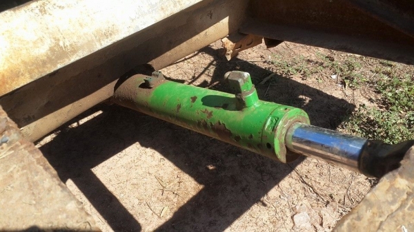 ขาย10ล้อ1เพลา168แรง พร้อมหางกระบอกไฮดรอริกซ์ แชชซีสวยเครื่องดี เอกสารเล่มทะเบียนพร้อมโอน