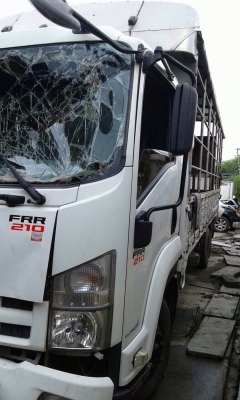 ขายด่วนรถ 6 ล้อ ISUZU 210 ขายด่วนรถ 6 ล้อ ISUZU 210