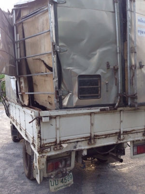 รถบรรทุก 4 ล้อเล็ก ISUZU 130 รถบรรทุก 4 ล้อเล็ก ISUZU 130