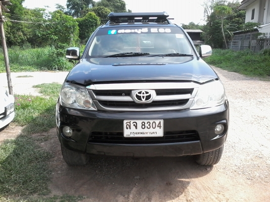 ขายดาวน์ครับ TOYOTA FORJUNER 2.7 ปี 05 สีดา ครับ รถสวยเดิมครับ วิ่ง 2.4 แสน ก.ม