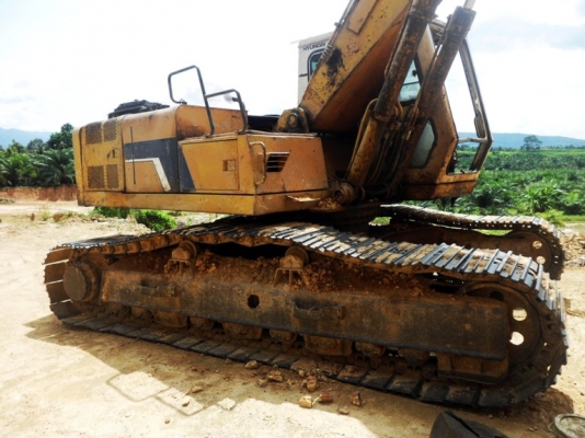 ขายด่วน รถแบ๊คโฮ HYNDAI / PC200 (มีลายหัวเจาะ) ขายด่วน รถแบ๊คโฮ HYNDAI / PC200 (มีลายหัวเจาะ)