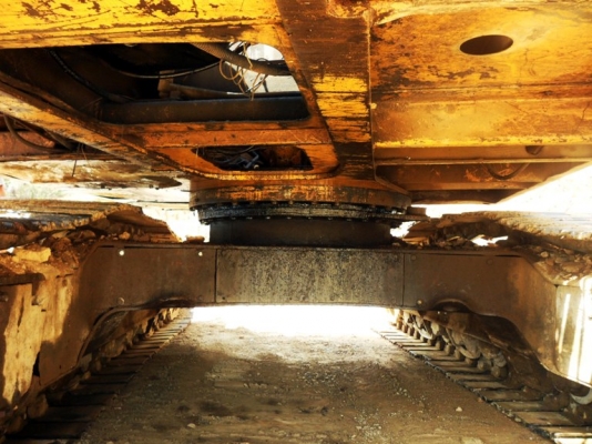 ขายด่วน รถแบ๊คโฮ HYNDAI / PC200 (มีลายหัวเจาะ) ขายด่วน รถแบ๊คโฮ HYNDAI / PC200 (มีลายหัวเจาะ)