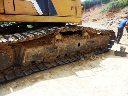 ขายด่วน รถแบ๊คโฮ HYNDAI / PC200 (มีลายหัวเจาะ) ขายด่วน รถแบ๊คโฮ HYNDAI / PC200 (มีลายหัวเจาะ)