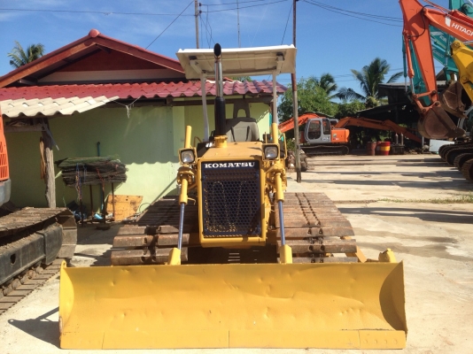 ขายด่วน รถดันดิน KOMATSU    รถสวยสภาพดี พร้อมใช้งาน ชั่วโมงการทำงานน้อย
