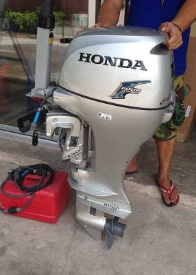 ขายเครื่องเรือ Dinghies 10 HP Honda สภาพใหม่ 4 จังหวะ