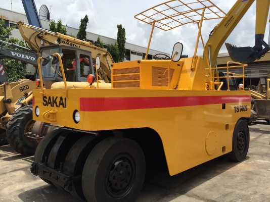 ขายด่วนรถบดล้อยาง9ล้อSAKAI TS7409 พร้อมใช้งาน เล่มทะเบียน