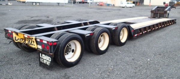 หางเทรลเลอร์ 2002 LOAD KING 553SS 55 Ton Tri/A Low boy สภาพดีพร้อมใช้งาน เอกสารพร้อม เครื่องจักรนำเข้าจากต่างประเทศ สนใจติดต่อ 081-981-9339 (คุณบุ๋ม)