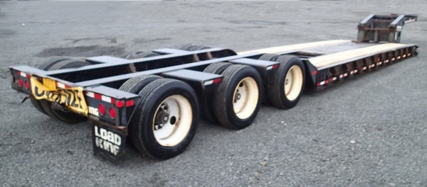 หางเทรลเลอร์ 2002 LOAD KING 553SS 55 Ton Tri/A Low boy สภาพดีพร้อมใช้งาน เอกสารพร้อม เครื่องจักรนำเข้าจากต่างประเทศ สนใจติดต่อ 081-981-9339 (คุณบุ๋ม)