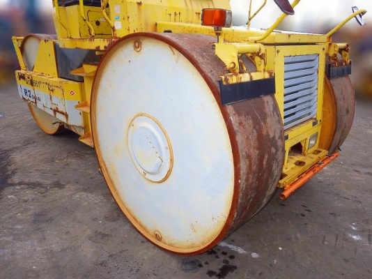 รถบด 1996 SAKAI Roller R2 สภาพดีพร้อมใช้งาน เอกสารพร้อม สนใจติดต่อ 081-981-9339 (คุณบุ๋ม)