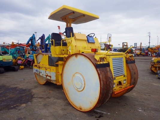 รถบด 1996 SAKAI Roller R2 สภาพดีพร้อมใช้งาน เอกสารพร้อม สนใจติดต่อ 081-981-9339 (คุณบุ๋ม)