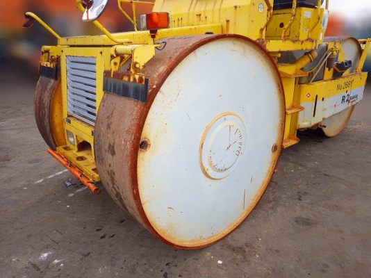 รถบด 1996 SAKAI Roller R2 สภาพดีพร้อมใช้งาน เอกสารพร้อม สนใจติดต่อ 081-981-9339 (คุณบุ๋ม)