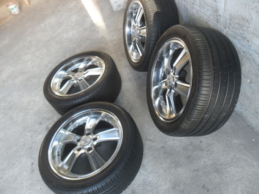 ล้อแม็ก 17นิ้ว 5รู114 พร้อมยาง สวยๆ 4 ล้อ ราคา 8900 บาท