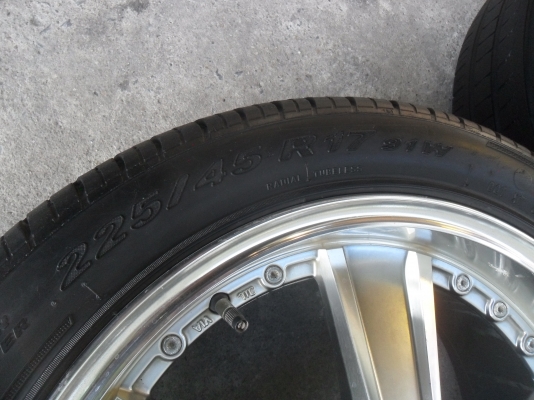 ล้อแม็ก 17นิ้ว 5รู114 พร้อมยาง สวยๆ 4 ล้อ ราคา 8900 บาท