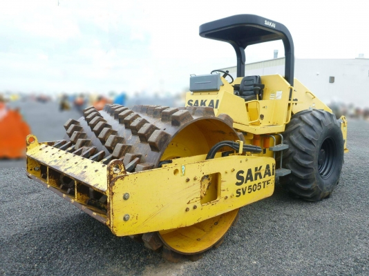 รถบด 2007 SAKAI SV505 Vibratory Padfoot Compactor สภาพดีพร้อมใช้งาน เอกสารพร้อม เครื่องจักรนำเข้าจากต่างประเทศ สนใจติดต่อ 081-981-9339 (คุณบุ๋ม)