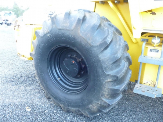 รถบด 2007 SAKAI SV505 Vibratory Padfoot Compactor สภาพดีพร้อมใช้งาน เอกสารพร้อม เครื่องจักรนำเข้าจากต่างประเทศ สนใจติดต่อ 081-981-9339 (คุณบุ๋ม)