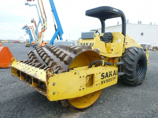 รถบด 2007 SAKAI SV505 Vibratory Padfoot Compactor สภาพดีพร้อมใช้งาน เอกสารพร้อม เครื่องจักรนำเข้าจากต่างประเทศ สนใจติดต่อ 081-981-9339 (คุณบุ๋ม)