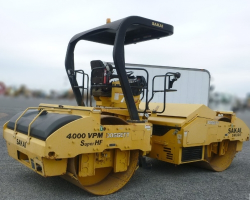 รถบด 2008 SAKAI SW990 Tandem Vibratory Roller สภาพดีพร้อมใช้งาน เอกสารพร้อม เครื่องจักรนำเข้าจากต่างประเทศ สนใจติดต่อ 081-981-9339 (คุณบุ๋ม)