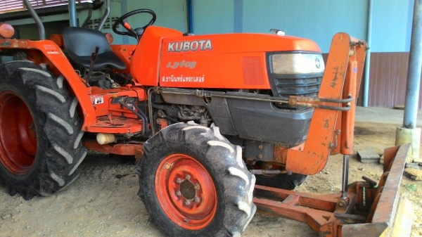 ขายรถไถ KUBOTA L3408 พร้อมดันหน้า+ผาน6 ตราช้าง ราคา 205,000 อ.แกลง จ.ระยอง สอบถาม 0818618678 id line =carbonthai