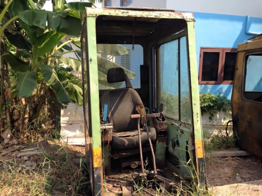 PC120 หัวเก๋ง ราคา 20,000 บาท PC120 หัวเก๋ง ราคา 20,000 บาท