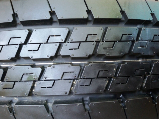 ล้อกะทะพร้อมยาง 215 70 15 ถอดป้ายแดง มีตุ่ม สวยๆ ปี 15