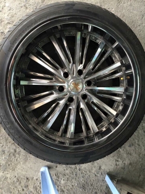 ขายล้อแมคพร้อมยาง 265/40/22 ยางปี2012 มี 3 วง. 0816383886