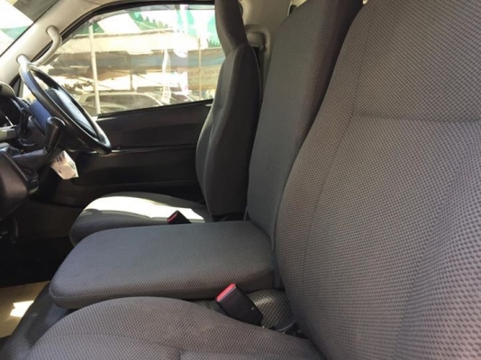 TOYOTA COMMUTER 2.5 ดีเซล12 เกียMT