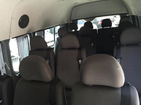 TOYOTA COMMUTER 2.5 ดีเซล12 เกียMT