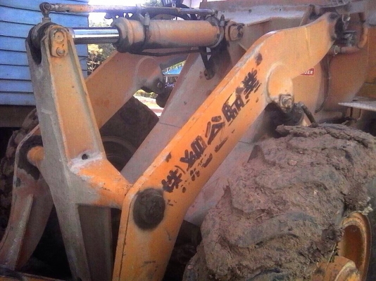 **335,000 บ.ต่อรอง/// รถตัก ล้อยาง เอวแข็ง JH30 **ขาย KOMATSU JH30B รถตักล้อยาง เอวแข็ง KOMATSU WHEEL LOADER JH30B เครื่องเดิม ปั้มเดิม แขนและบุ้งกี๋เดิมๆ ยังไม่ขยาย เครื่องDA220-4สูบ แน่นดี แรงครับ ปั้มดี แรง เกียร์ดี แรง แขนดี สวย ไม่มีร้าว บุ้งกี๋ดี หน