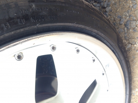 ขายล้อแมคพร้อมยางpilleri 225/40/18 ยางปี2012