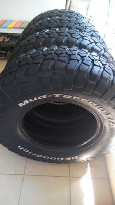 ขายยาง bf mud km2 265/75/16 ดอกสวยครั