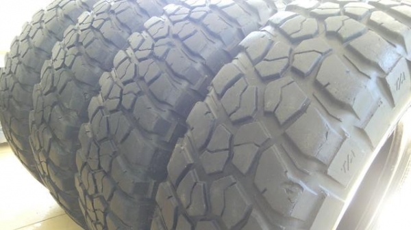 ขายยาง bf mud km2 265/75/16 ดอกสวยครั