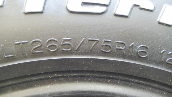 ขายยาง bf mud km2 265/75/16 ดอกสวยครั