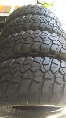 ขายยาง bf mud km2 265/75/16 ดอกสวยครั