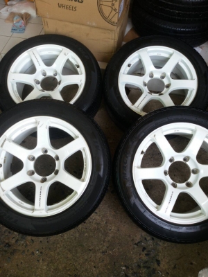 ล้อขอบ 17  6รูพร้อมยางราคา 8,500