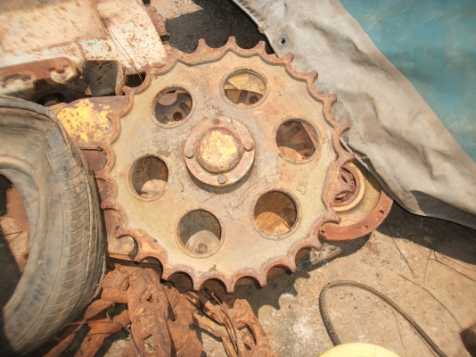 ขายตัวเดินรถเกี่ยวข้าง 10HT สภาพดี ขายคู่่ละ 40,000 บาท สนใจติดต่อ 087-2267088 ขายตัวเดินรถเกี่ยวข้าง 10HT สภาพดี ขายคู่่ละ 40,000 บาท สนใจติดต่อ 087-2267088