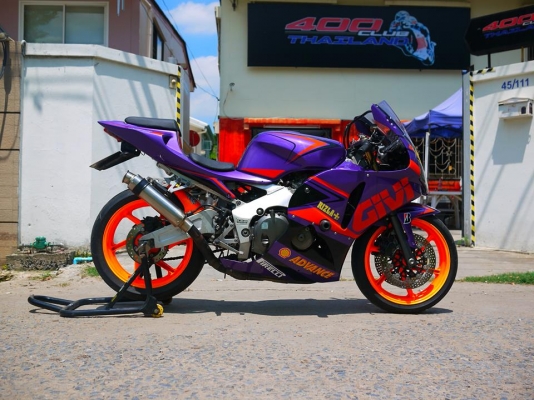 ขาย cbr92 ตัวคาร์บูไฟฟ้า พร้อมทะเบียนแท้ แฟริ่ง Rc212 สีสดๆ ท่อสูตรลั่นๆ กันล้ม เครื่องดีมาก