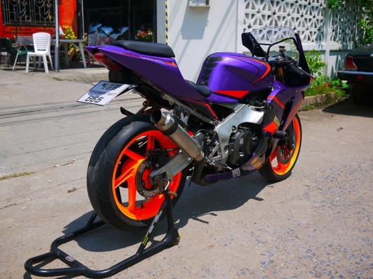 ขาย cbr92 ตัวคาร์บูไฟฟ้า พร้อมทะเบียนแท้ แฟริ่ง Rc212 สีสดๆ ท่อสูตรลั่นๆ กันล้ม เครื่องดีมาก