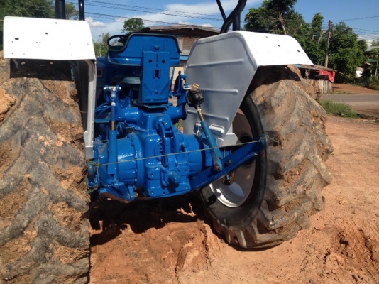 รถไถ7810 6สูบ เพลาเดียวพร้อมผาน3กับดันหน้าเช๊คใหม่หมด ราคาเบาๆ