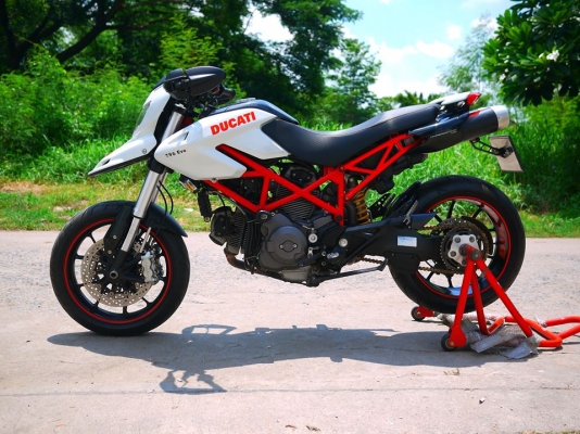 ขาย Ducati Hypermotard 796 รถศูนย์พร้อมทะเบียนแท้ปี 2010 สภาพเครื่องสดๆพร้อมออกทริปขี่มันมาก